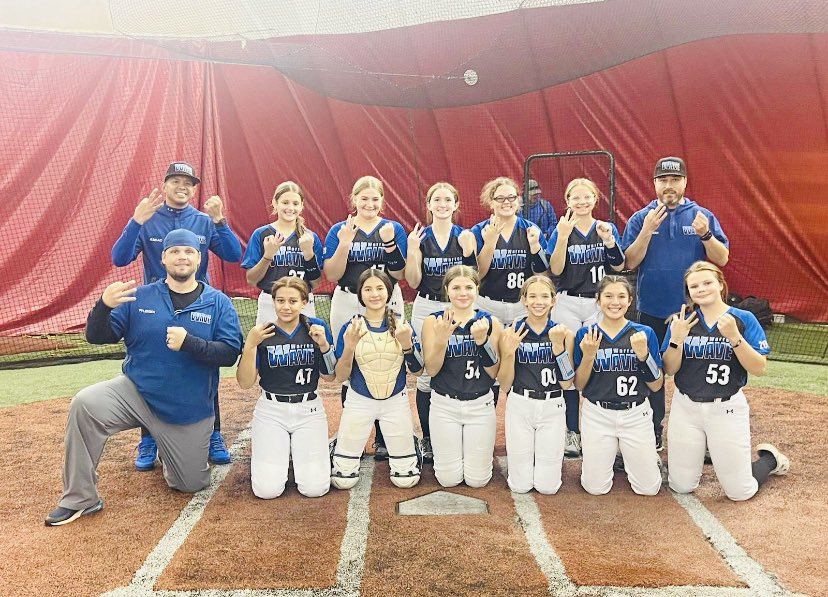 JadeMullen2028's tweet photo. Went 3-0 in the round robin in Rosemont this weekend. Way to go Wave! πππ₯ #WeNotMe #WarrenWave https://t.co/kXn0t1aZpb