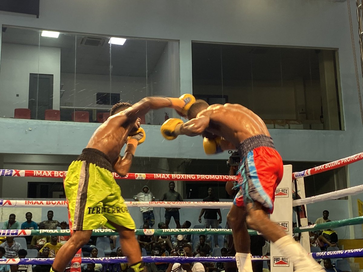 GhanaBoxing's tweet photo. Feather weight contest over 6 rounds between Bismark Saah( Ghana Armed Forces) and Moses Adjei Selvi ( Akotoku) by a unanimous decision ended in a win for Bismark Saah

J1: 59:54
J2: 59: 54
J3: 59:54

#ghanaprofessionalboxingleague
#fightnight16
#boxingghana
#GBA
#MaxTV https://t.co/o2cCNuWHyH