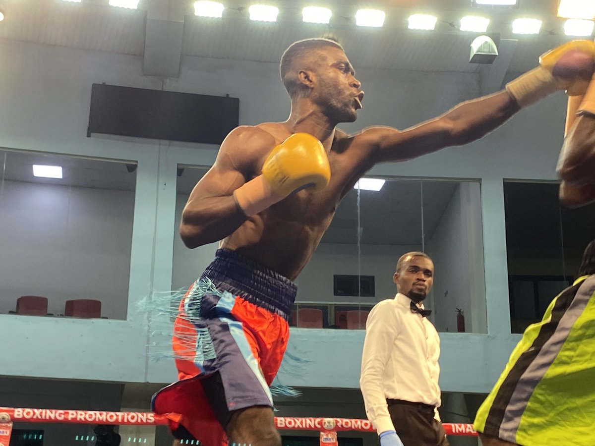 GhanaBoxing's tweet photo. Feather weight contest over 6 rounds between Bismark Saah( Ghana Armed Forces) and Moses Adjei Selvi ( Akotoku) by a unanimous decision ended in a win for Bismark Saah

J1: 59:54
J2: 59: 54
J3: 59:54

#ghanaprofessionalboxingleague
#fightnight16
#boxingghana
#GBA
#MaxTV https://t.co/o2cCNuWHyH