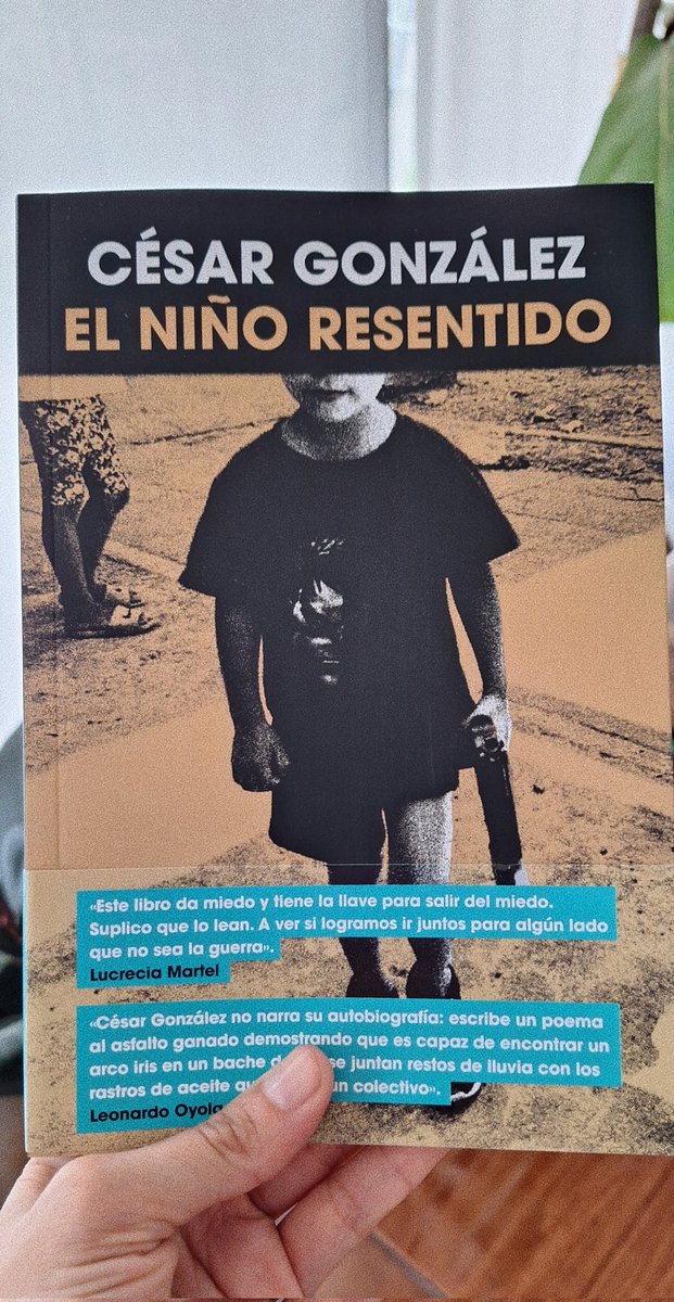 bernardaaq's tweet photo. Qué librazo @cesargonzaleztw, duro pero súper necesario para construir un mundo más igualitario. Gracias 🤍

Genios como siempre @bukku_libros_ar https://t.co/alTQsspadN