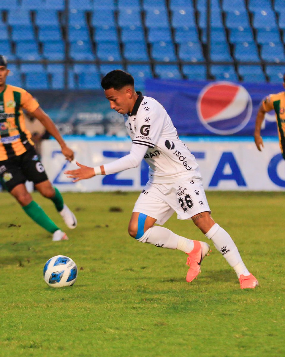 77' Cambio doble para nuestro equipo:

⬅️ Sale: Rafael Morales
➡️ Entra: Matías Fracchia

⬅️ Sale: Lynner García
➡️ Entra: Joshua Trigueño

#VamosCremas