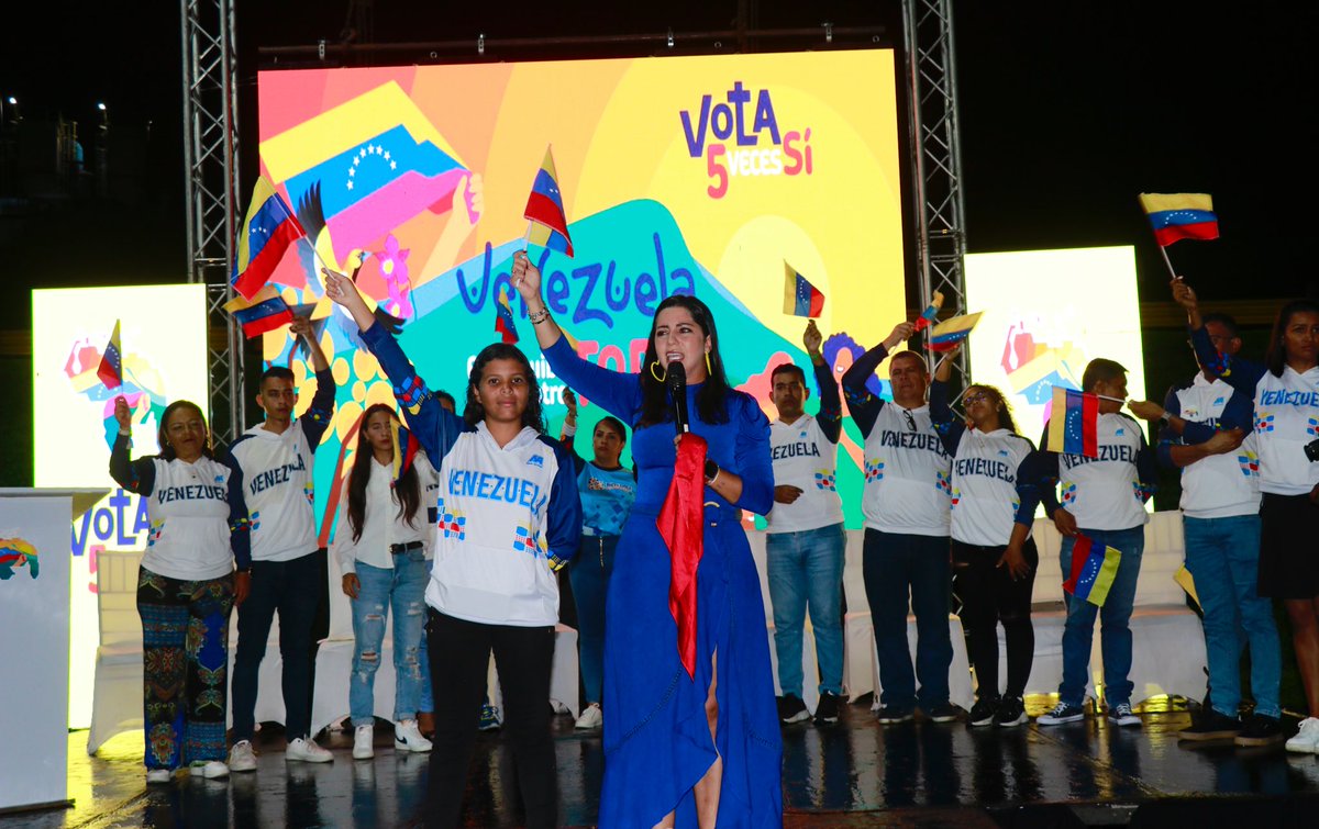 #4Nov Con la alegría que nos caracteriza y que nos une como venezolanos y venezolanas, nos hemos encontrado en el Corazón de Mariño para juramentar el Comando de Campaña “Venezuela Toda” en defensa del Esequibo #5VecesSíPorMiEsequibo
