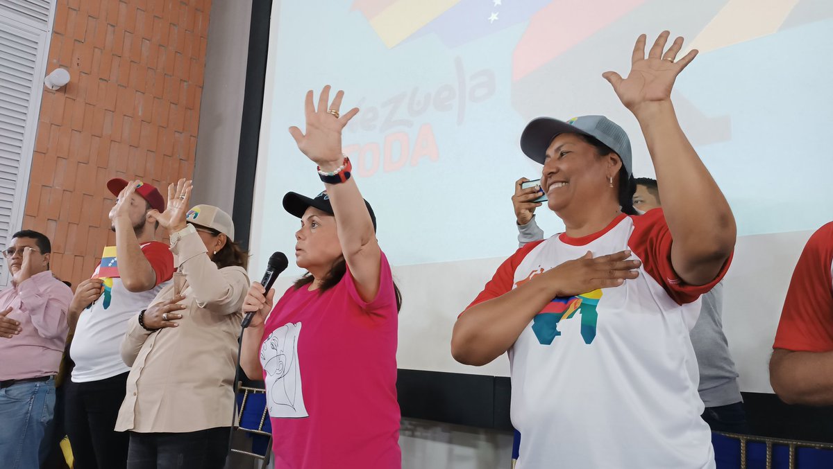 GobLizeta's tweet photo. Juramentado Comando de Campaña Municipal en Tucupita "Venezuela Toda", unidos y en una sola voz vamos en defensa del territorio Esequibo, este #3DVota5VecesSí
#ComprometidaConTodos https://t.co/sIRrXogtmg