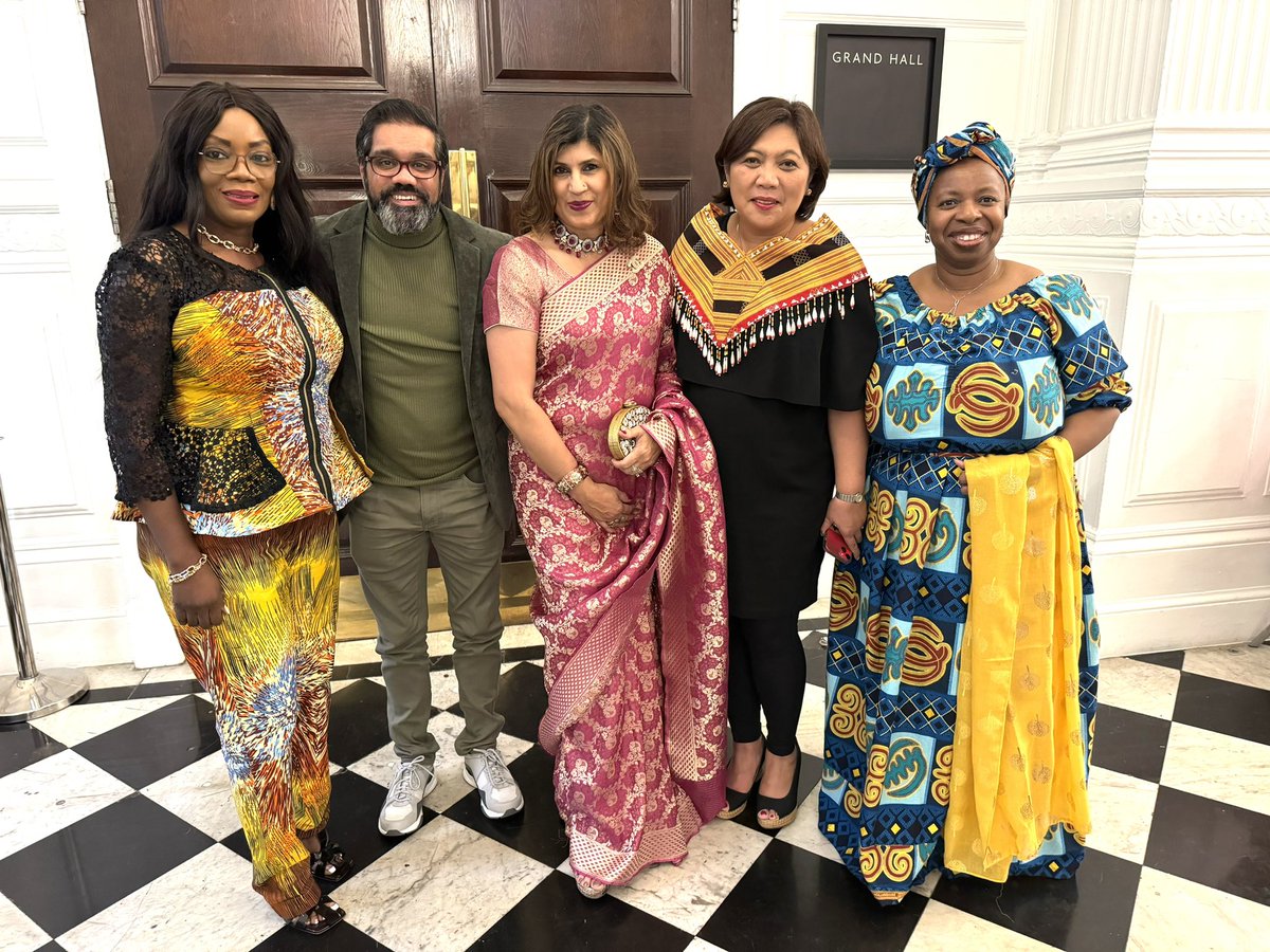 nafiza_anwar's tweet photo. Celebrating the 30 th anniversary of @_GNA_UK
What an amazing evening full of laughter and joy and great ambiance
@felicia_kwaku @wendyolayiwola @RohitSagoo @jen_cag @CNOEngland @CMidOEngland @MarshaLTJones @joan_myers @NHS_JayDungeni @cisanim Martha Nugent https://t.co/Qh91Q57Zy0