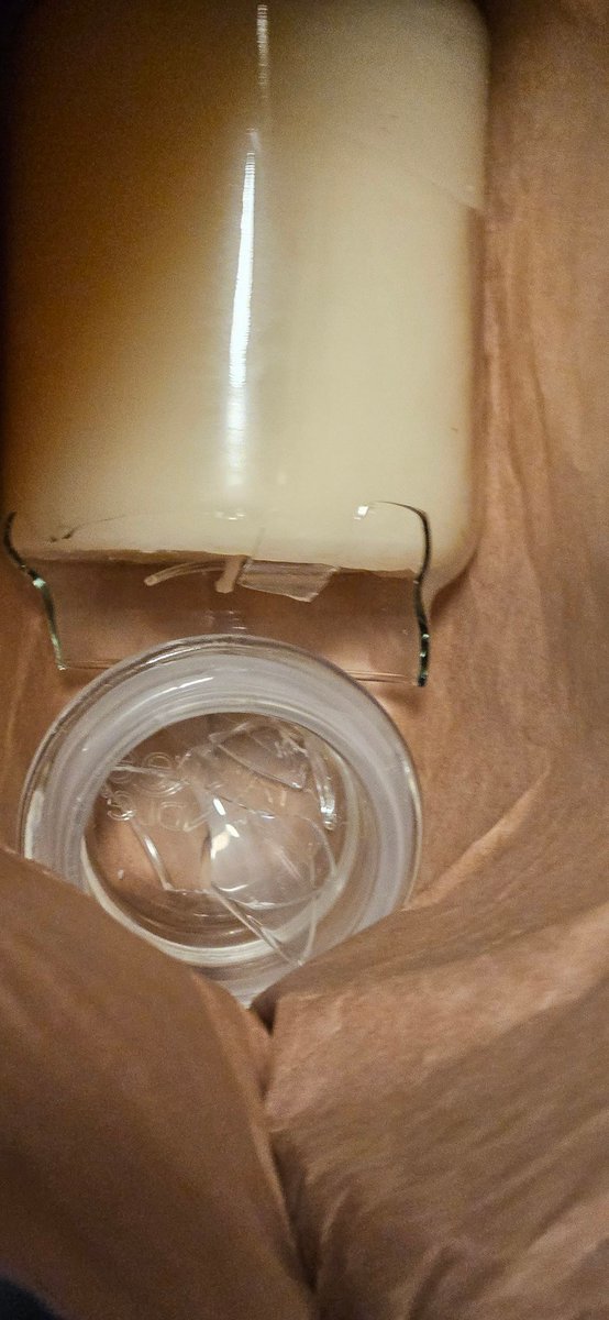 cd4337's tweet photo. @AmazonHelp I just had an order delivered that had a heavy jar candle that was just loose in an unsealed bag and smashed to pieces... somebody could have been badly hurt if they picked this up the wrong way or just reached in. Not sure how anyone thought this was okay like that https://t.co/yLfCVrn8nd