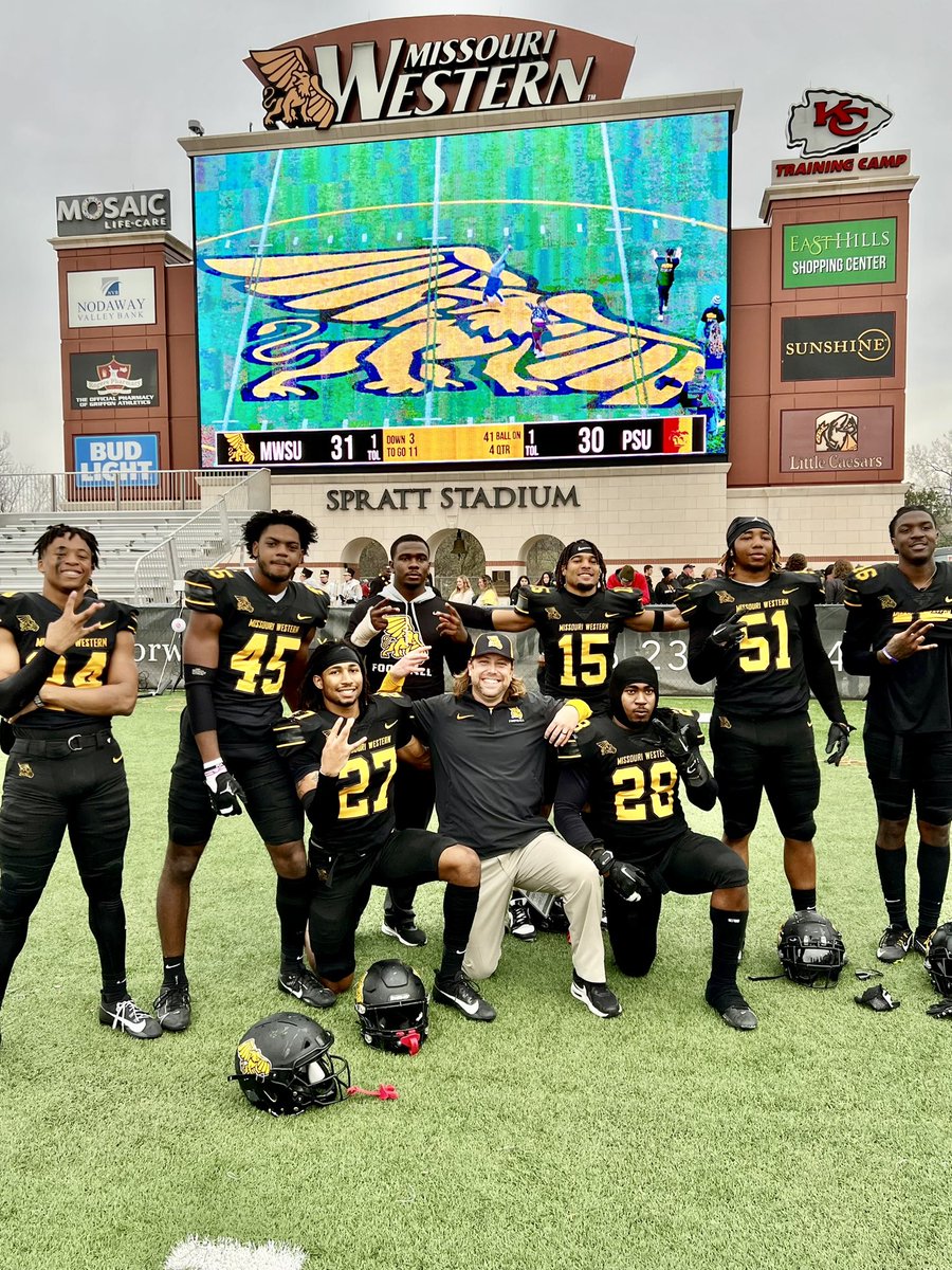 Coach McQuillan tweet media