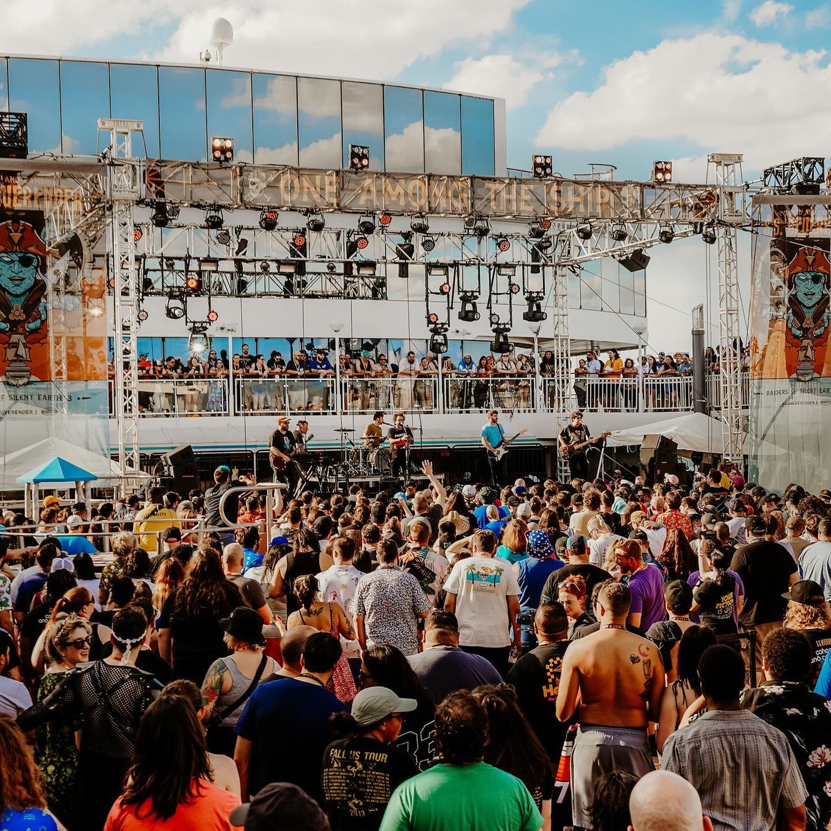 Views we miss. 💔 #SSNeverender 

<a href="/MotionCityMusic/">Motion City Soundtrack</a>