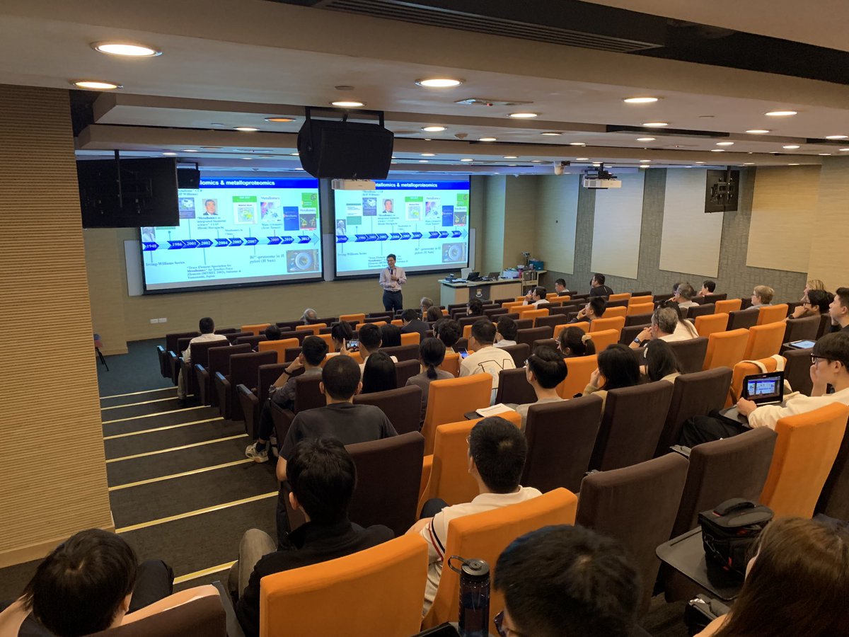 InorgChem4Life's tweet photo. @chemhsun from metallomics to drug development https://t.co/aGTdAyX9wv