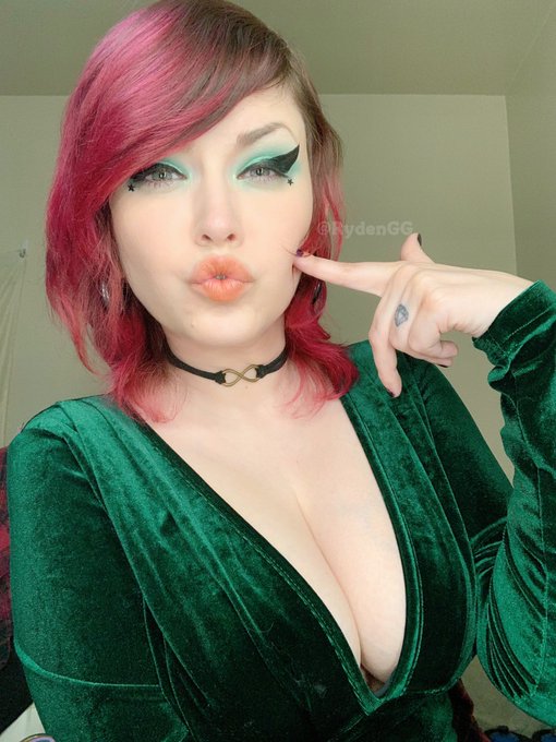 XO 😘🌹✨ https://t.co/Vd63My1tI1<a href="/tag/mvsales"class="tags"><span>#mvsales</span></a>