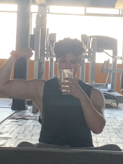 Buenas buenas 😏😮&zwj;💨 https://t.co/N8GrMPYYIZ https://t.co/r3W1DCuwPv<a href="/tag/nuevafotodeperfil"class="tags"><span>#nuevafotodeperfil</span></a>