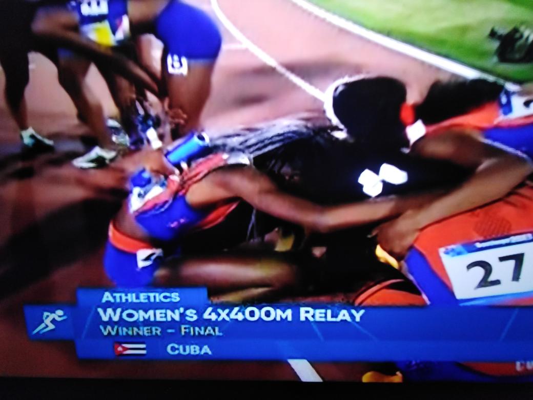 Cuba acumula 29 medallas de oro. Final de los 4x400 femenino oro panamericano. Toda una epopeya y excelentes resultados del deporte cubano. #CubaEsDeportes #Santiago2023 #FidelPorSiempre