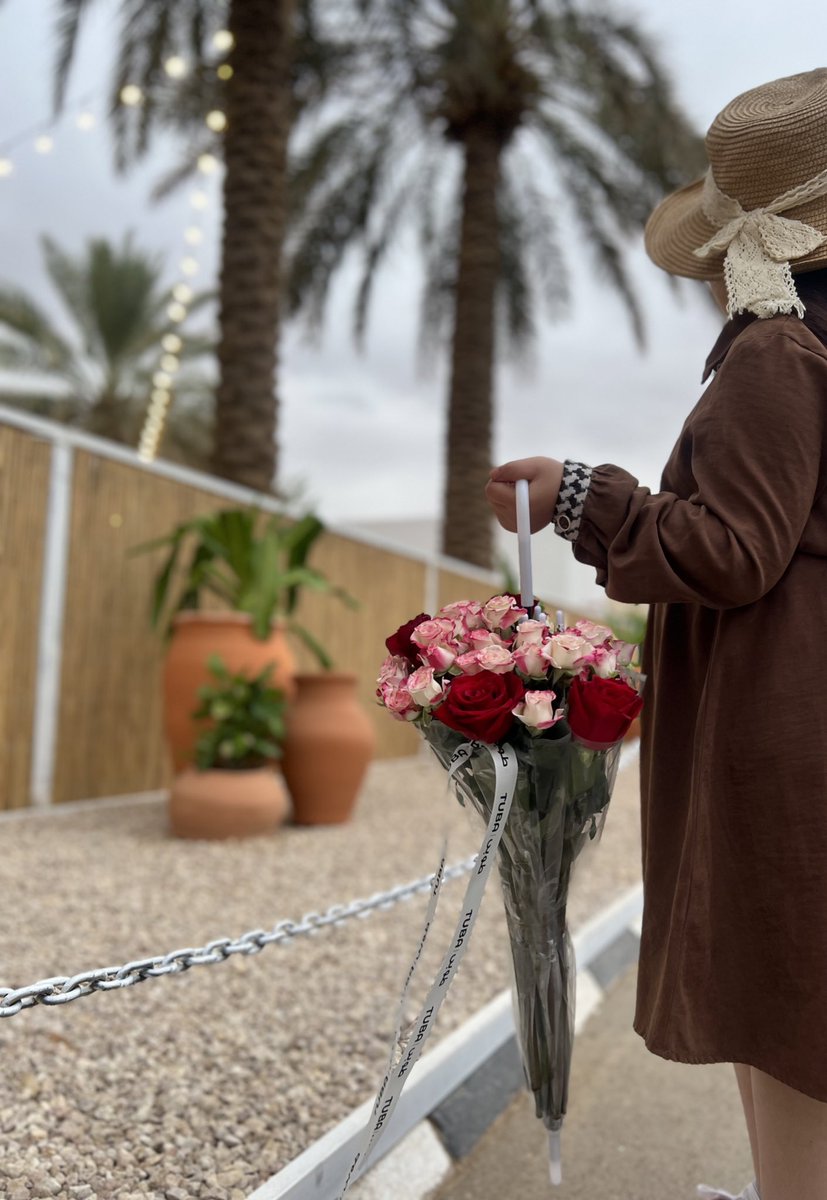 Tuba_Flowers's tweet photo. " من سمع صوت اللي يحبه في صباحٍ ماطر 
لاعاد يدعي غير في بر أمه ، وبالجنة "

#طوبى #طوبى_حب https://t.co/lN1zzrtb97