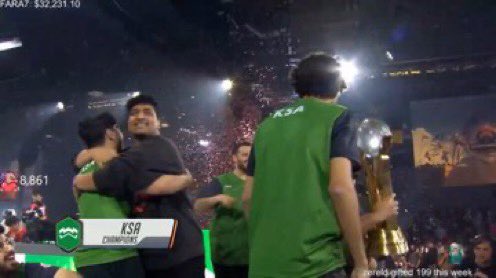 Bsl_09's tweet photo. 🚨🚨🚨🚨🚨🚨🚨🚨🚨🚨🚨

 فرحة عظيمة .. فرحة تاريخية ! 

المنتخب السعودي يحتفل بعد تحقيقه لكأس العالم في أوفرواتش بعد فوزه على كل من : 

فوز 2-0 ضد اليابان 🇯🇵 
فوز 2-0 ضد أمريكا 🇺🇸 
فوز 2-0 ضد فرنسا 🇫🇷 
فوز 3-0 ضد إسبانيا 🇪🇸 
فوز 3-2 ضد فنلندا 🇫🇮 
فوز 3-2 ضد الصين 🇨🇳

💚🇸🇦 https://t.co/nEO3zzNdP5