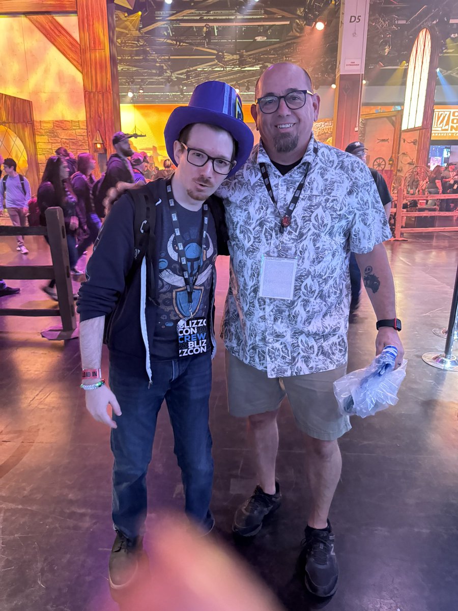 Cadguydvk's tweet photo. It’s not every day that you get to meet a true Hero of Hearthstone. Today was my lucky day!  Thank you @RidiculousHat for taking the the time to say hi to a HUGE fan. #BlizzCon2023 #BlizzCon https://t.co/L0s9onoegJ