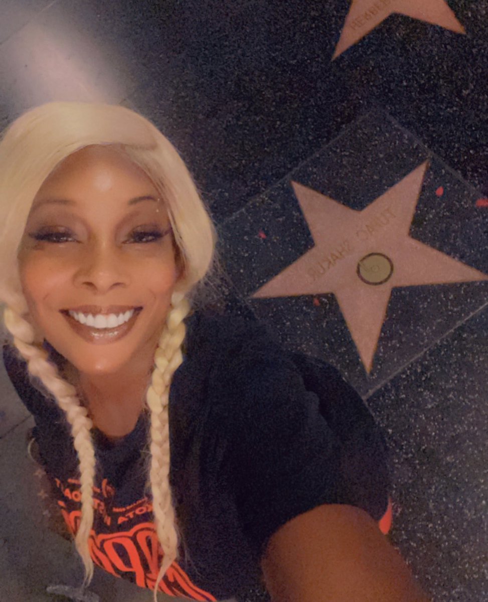 I was so proud that Tupac got a street named after him yesterday!! I had the honor of visiting his star when I went to Hollywood last month🤩 #tupac #2pac #tupacshakur #icon #legend #bayareasfinest #gone2soon #hollywoodstar #hollywood #macarthur #oakland #oaklandsfinest