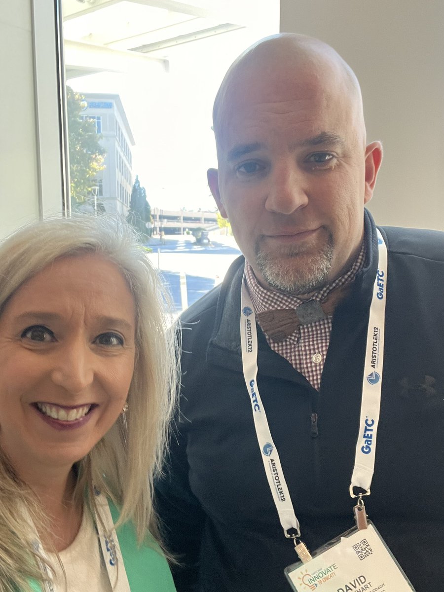 KristenBrooks77's tweet photo. 💙11/1 Met up w/ my incredibly talented & TALL #GaADE buddy @TeamBorders -The brilliant @ITTechCafe -the original wooden bow tie guy @bigguyinabowtie & -being silly w/ @tonyvincent who was voted BEST SIGNS at #GaETC23 to get more learners towards the front @GaETConf #forEDU https://t.co/6l41GXB8Jb