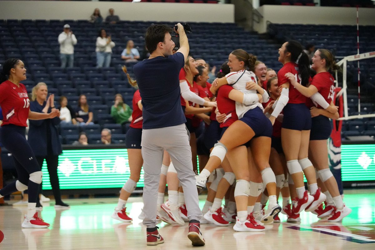 Reverse sweep AND Senior Day! Vibes are 🆙