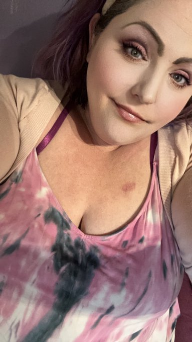 So much more to see if you sign up 😘 https://t.co/OJRvwDwfAt