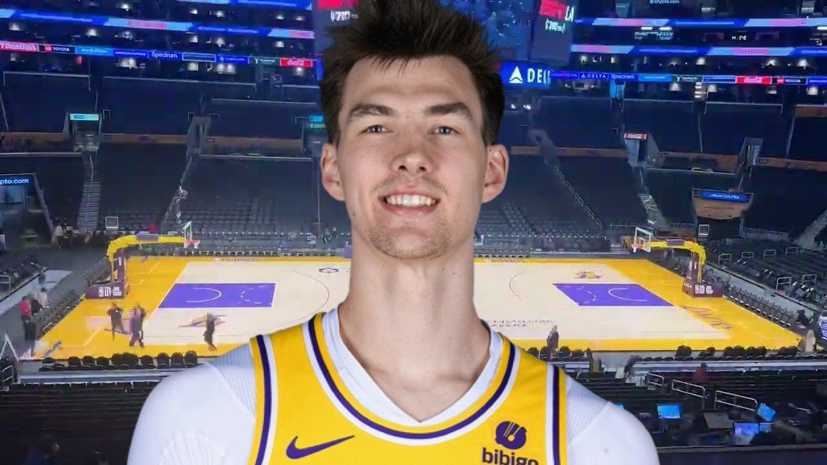 JCBOYD_SPORT360's tweet photo. Día Histórico 🇵🇦🇵🇦

Colin Castleton esta noche debutó en la NBA con #Lakers

1ero de sangre panameña en jugar con #Lakers 

6to panameño en llegar a NBA 

Jugó 4 min
2 pts 1 reb

Curiosamente lo hace en Orlando ante el #Magic a solo 45 min al sur de donde se crió Deland, Florida https://t.co/5rbd7P90n9