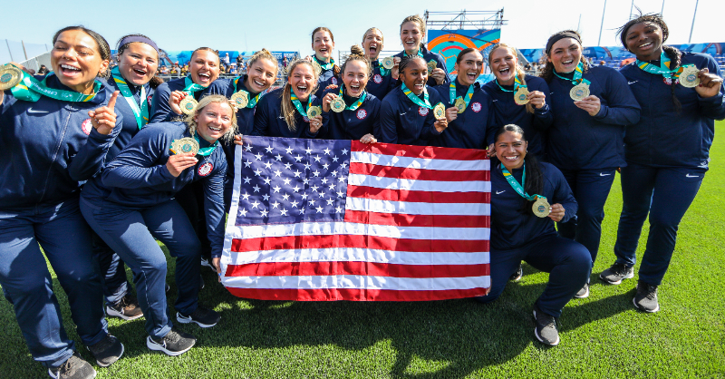 AlabamaSB's tweet photo. Bama U-SA!🙌🇺🇸

Montana Fouts and Haylie McCleney win gold with Team USA at the 2023 Pan American Games!

@MontanaFouts x @hayliemac8

#RollTide
