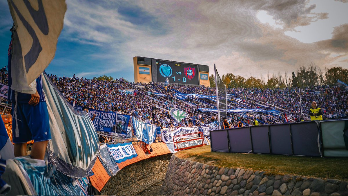 ESTE AÑO JUGAMOS OTRA COPA Y LA LEPRA NOS CHUPA LA PORONGAAAAAAAAAA