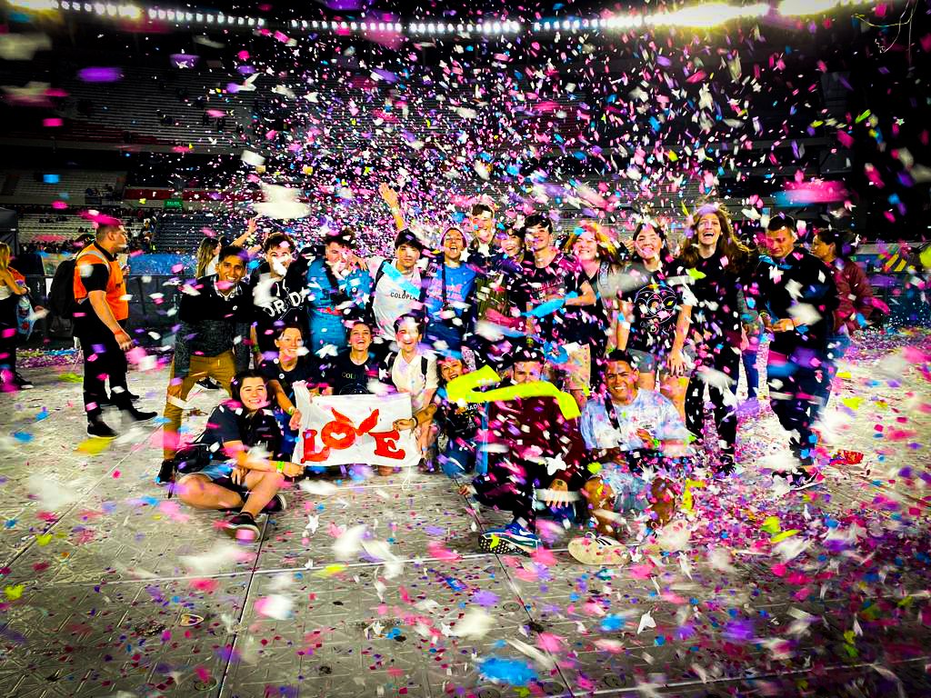 coldplaysunset's tweet photo. hace un año de este fotón 🥹✨
#coldplaybuenosaires https://t.co/C9UYDdvSym