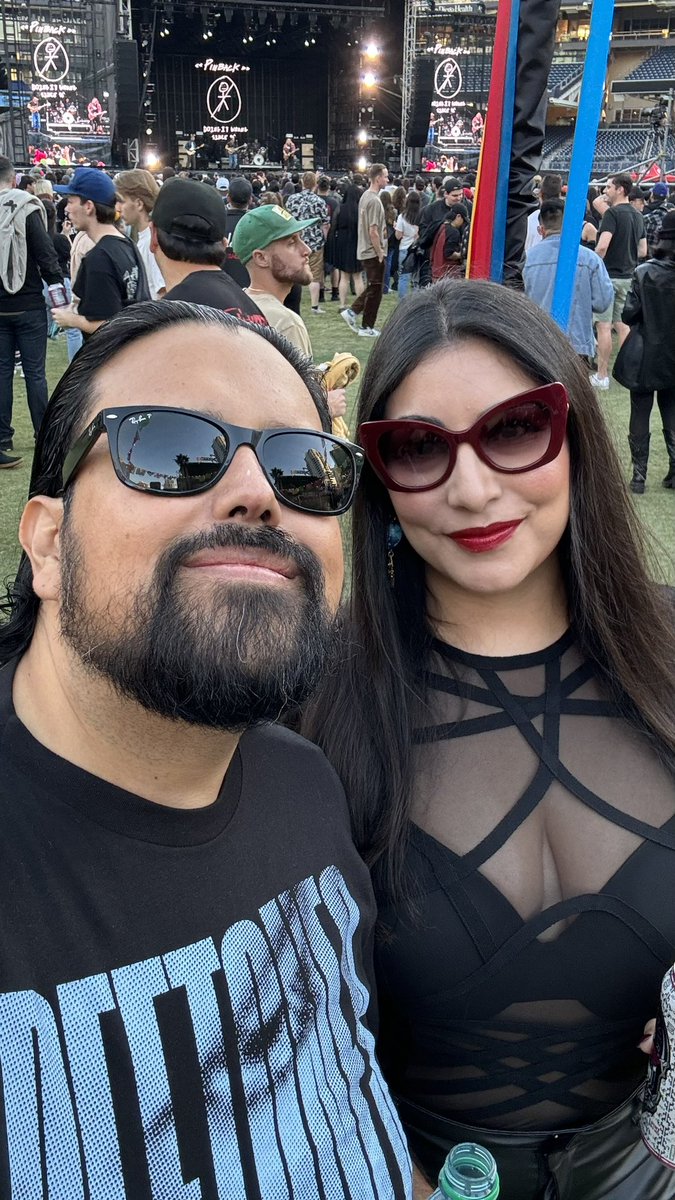 burritoconcoca's tweet photo. Festival Día De Los Deftones 2023 #DiaDeLosDeftones #DDLD4 https://t.co/coAeBfWRl1