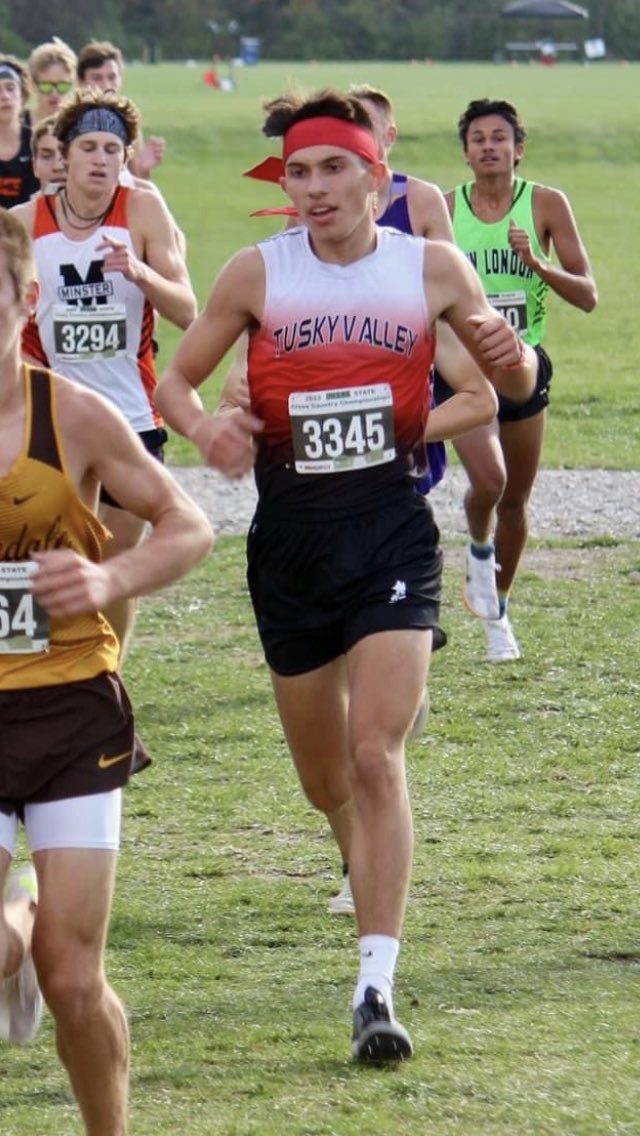 TVTrack_'s tweet photo. Congratulations to the Tusky Valley boys cross country team for placing 9th at the State Meet today. Leading the way with a 27th place finish was Jake Kapper which gave him All Ohio status!! #wearetuskyvalley🏃‍♂️ https://t.co/0P3LGI5Wrw