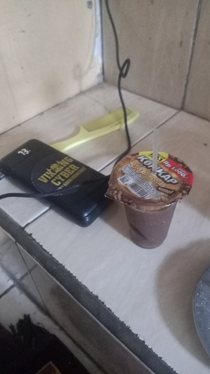 bambangsptr__'s tweet image. kopikap keun heula atuh hahaha