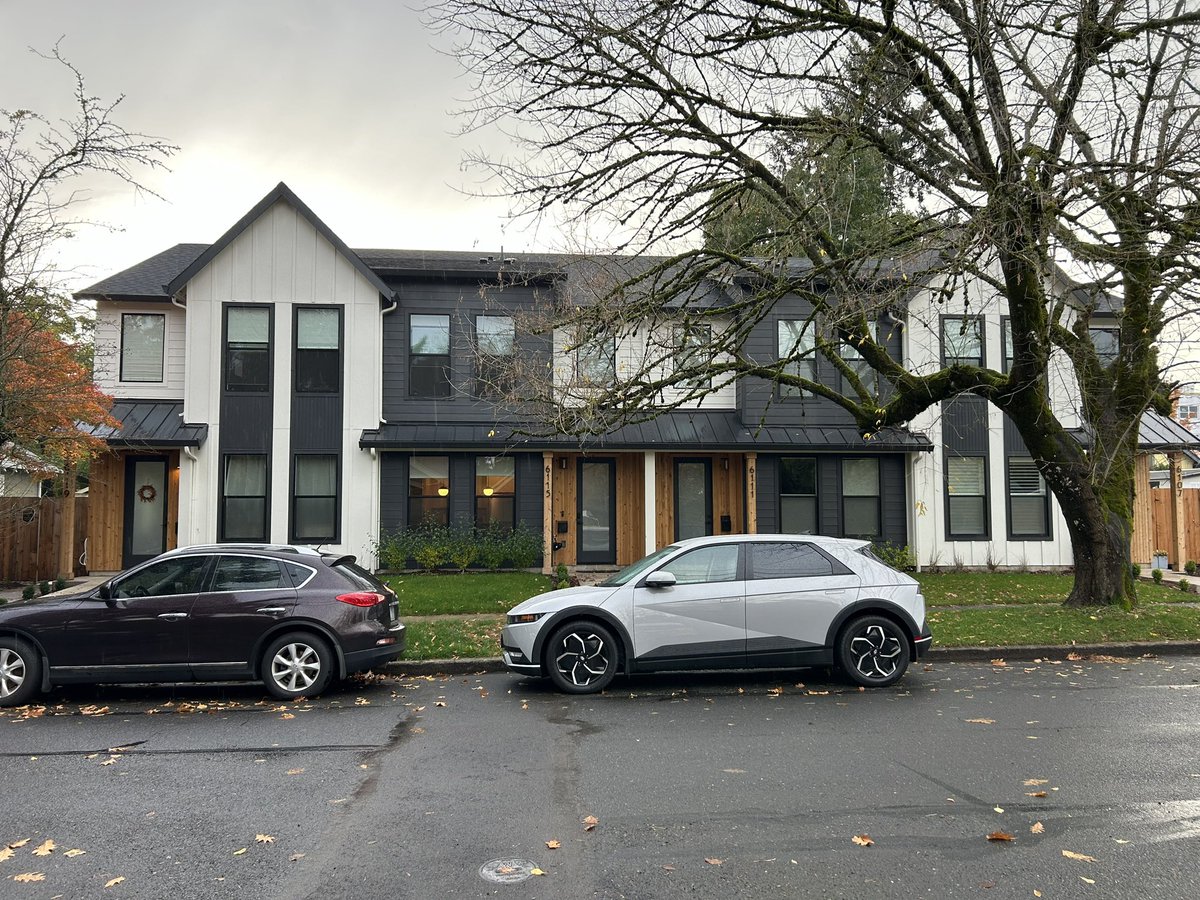 nbrhoodwrkshop's tweet image. The built results of Portland’s liberalization of single-dwelling zones now allowing up to four units by-right. A little bit of market research demonstrates that these sell for 60-80% less than a new build single-detached in the same neighborhood.