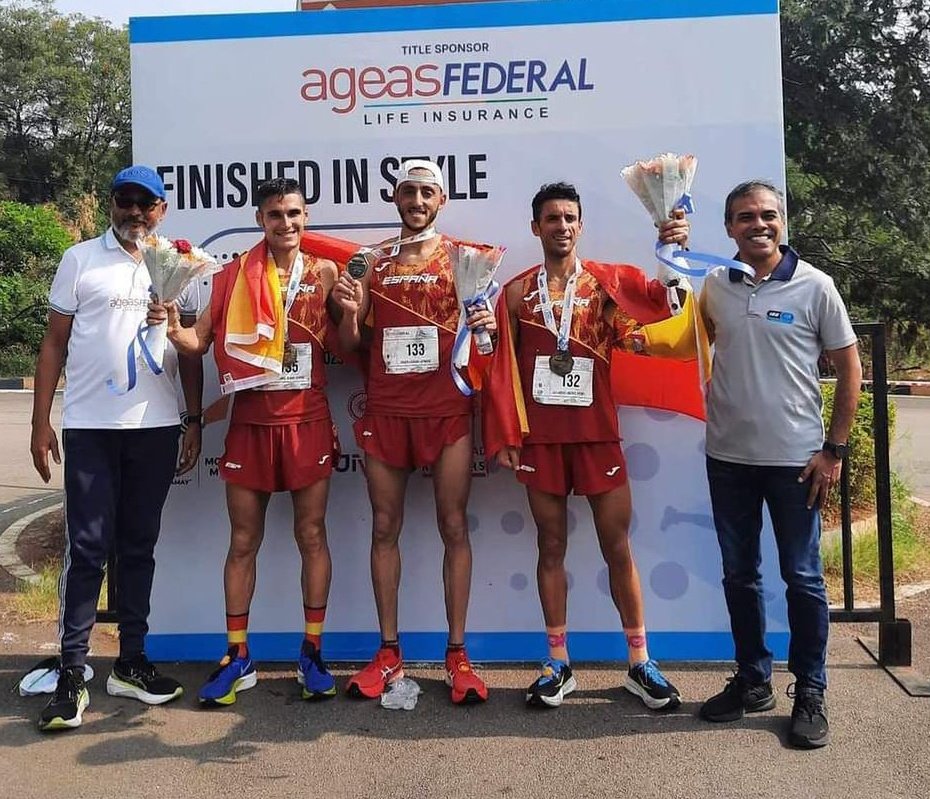 ❤️💛❤️ 𝗧𝗥𝗜𝗣𝗟𝗘𝗧𝗘 ❤️💛❤️

La <a href="/atletismoRFEA/">atletismoRFEA</a> copa el podium del Mundial de 50km <a href="/iaunews/">IAU</a> de Hyderabad 🇮🇳 con unos históricos registros

🥇 Chakib Lachgar 

🥈 Alex Jiménez (<a href="/Alex_balilla/">Alex Jiménez</a>)

🥉 Jesús Olmos (<a href="/Fruterorunner/">Jesus Olmos</a>)

👊 ¡Enhorabuena, chicos!