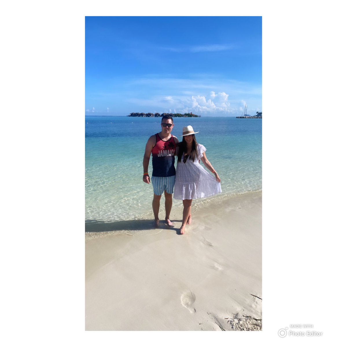 MrsHickmanY6_'s tweet photo. In the words of Bob Marley, ‘one love; one heart,’ &amp; Jamaica, you fully have mine! 💞 Never have I loved an island quite like this; the best week ever @RiuHoteles x
#Jamaica #RiuReggae https://t.co/R3oie5j5F3