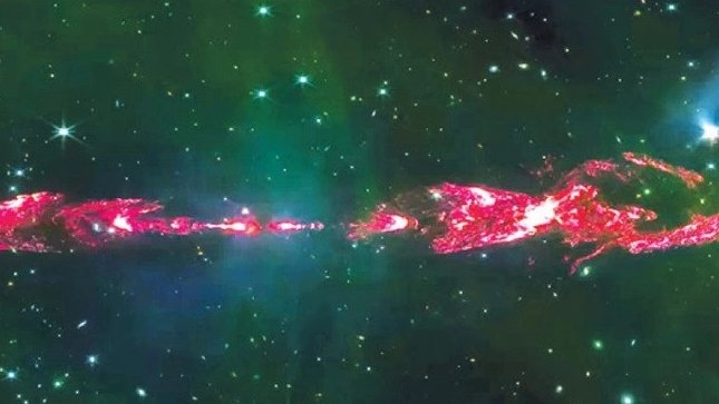 জেমস ওয়েবের লেন্সে নক্ষত্রের ‘জন্মচিৎকার’