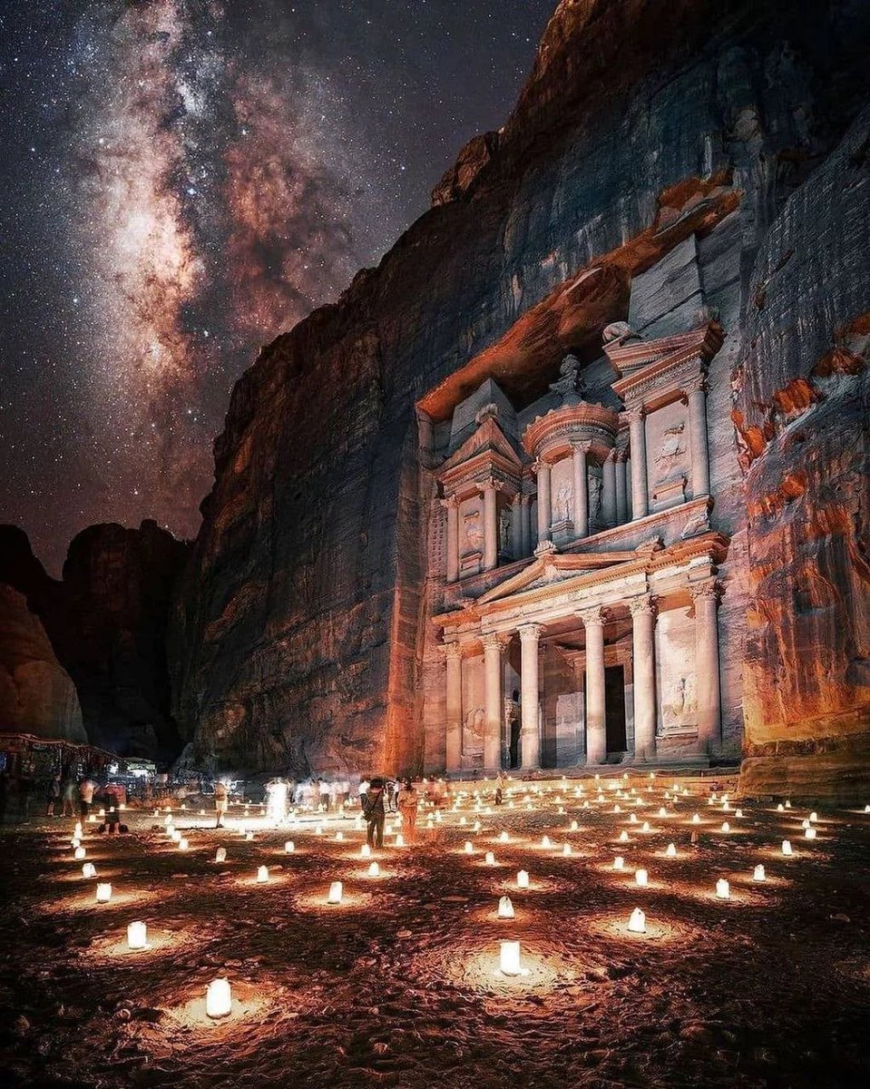 jaim_ee_bree's tweet photo. #fastprompt (1)
'The rules aren't #set_in_stone. You just gotta use your imagination.'
'And do what? Go in there? I'm not that stupid '
'You're stupid for not going in. Have you not heard what's inside?'
'Myths and legends and lies.'
'Or something much more powerful.' https://t.co/xChOQO4DdH