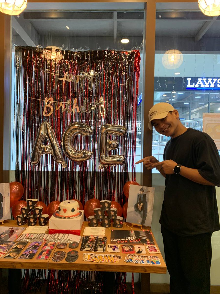theaceacebabies's tweet photo. Guess who's in the house? It's @giftfalabrica! 

thank you for celebrating with us! ❤️‍🔥

DAYDICATED FOR ACE
#1stOne #1stoneace #1stOneDITO
@ProjectForOne @TeamKKNiACE https://t.co/rskpNYcaky