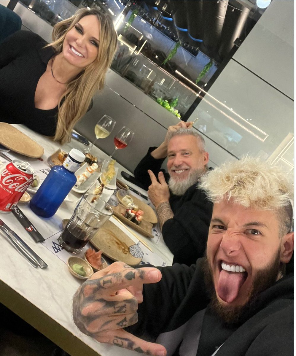 edwinaworld's tweet photo. #RepescaAlex4N me levanto y veo que todavía es TT qué bueno! Está claro que @alexcaniggia podría haber sido un claro ganador de este #GHVIP y por eso merecería estar dentro de la casa y no fuera d no ser por Rataviles #RepescaAlex #SINALEXNOHAYGHVIP #REPESCAELMANDI 🧡 https://t.co/alC2eUUYEb