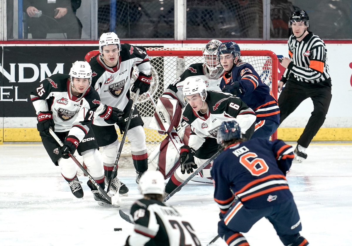 shotbug's tweet image. Kamloops Blazers taken down by the Vancouver Giants 3-2 in a shootout at the Langley Event Centre, Saturday, Nov 5, 2023. Photo: Wes Shaw/ Shotbug Press
@whlgiants @blazerhockey @shotbugphoto More at press.shotbug.com