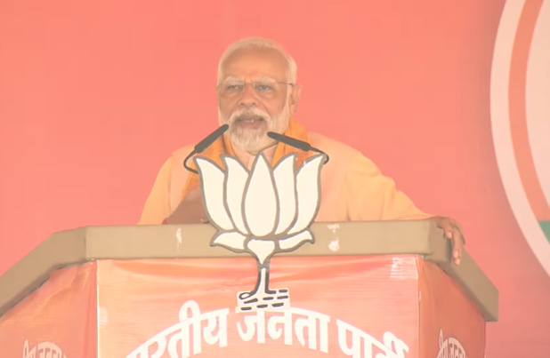 TNNavbharat's tweet image. #NewsAlert | मध्य प्रदेश के #Seoni में PM @narendramodi का #Congress पर बड़ा हमला, कहा- 'आजादी के बाद पांच-छह दशकों तक कांग्रेस ने आदिवासियों के लिए कुछ नहीं किया'

#MadhyaPradeshElections