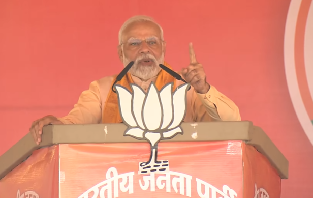 कांग्रेस वाले कर्ज़माफी की झूठी घोषणाएं करते हैं।

5 साल पहले भी इनके नेता कहते थे 10 दिन में कर्ज माफ करेंगे। 10 दिन तो छोड़िए, डेढ़ साल का समय इनको मिला, लेकिन ये किसान का कर्ज नहीं माफ कर पाए।

- पीएम <a href="/narendramodi/">Narendra Modi</a> 

#मेरा_परिवार_भाजपा_परिवार