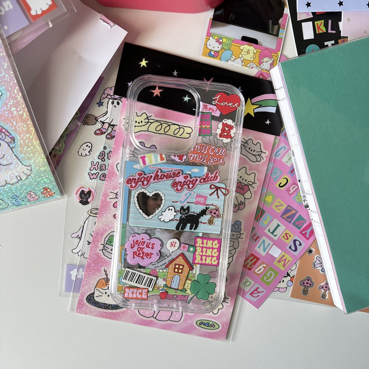 enjoysunsan's tweet photo. phone case ⭐️🎀 https://t.co/cOdEpKqv2Y