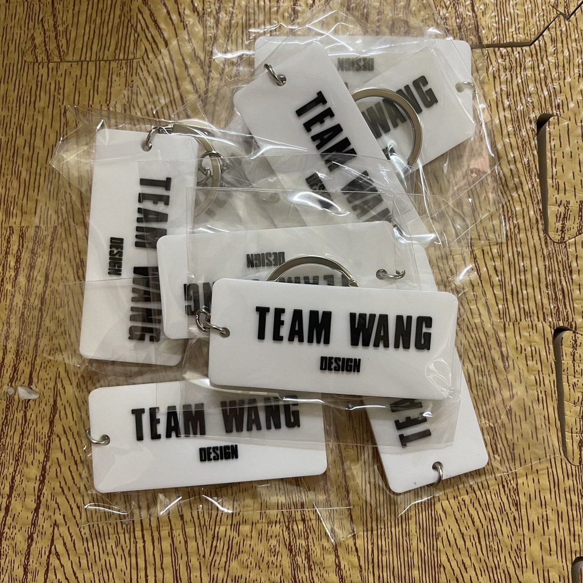 bbenwr's tweet photo. ‼️SALE พร้อมส่ง
ชิ้นละ 199 รวมส่ง ของแท้จากเว็บ
เหลือ 5 ชิ้นแล้วค่ะ สนใจDMค่ะ 
#Teamwangtheoriginal1 #ขายของสะสมgot7 #ขายของสะสมอากาเซ่ 
#ตลาดนัดทีมหวัง #JacksonWang 
#ตลาดนัดอากาเซ่ #ตลาดนัดอากาเซ่got7 #ตลาดนัดอากาเซ #ตลาดนัดอากาเซgot7 #TEAMWANG #TEAMWANGdesign #ตลาดนัดgot7 https://t.co/KqIHAWGdzX