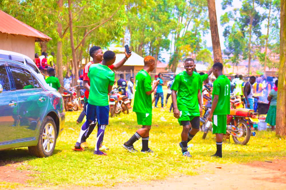 SekanjakoM4432's tweet image. Take time for friends...they are the source of happiness.
HAPPY SUNDAY
#ALLAHFIRST🙏
#WAKANDAFOREVER🙅🏽‍♂️⚽️
+256🇺🇬🇺🇬🇺🇬