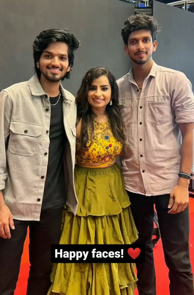 sivaangifanpage's tweet photo. The Thean Thean team ❤️❤️
@sivaangi_k @HarshaV_offl with ajit
#sivaangi #lalahearthunikkla https://t.co/9PkylGIzQV