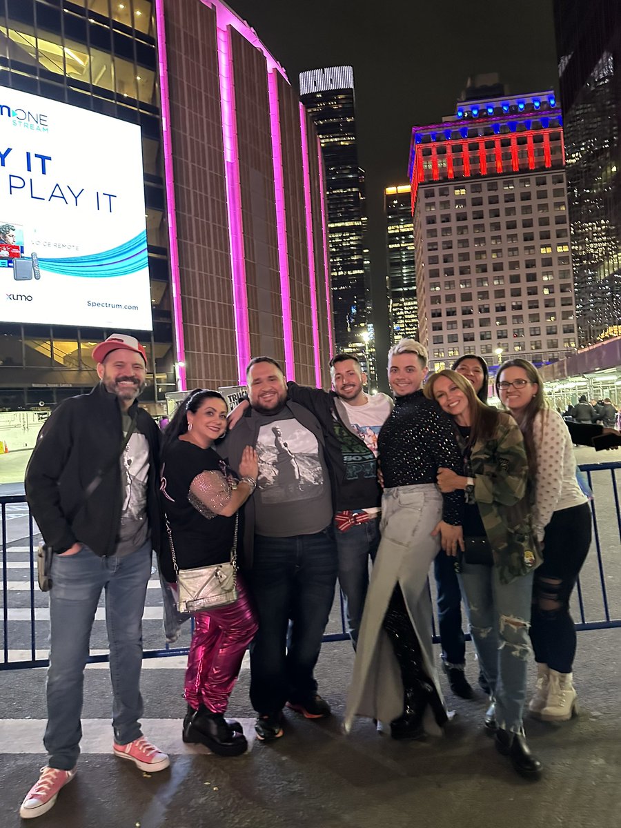 <a href="/Pink/">P!nk</a> <a href="/jasongcarter/">Jason Carter</a> <a href="/PatBlue/">Patrick</a> <a href="/lmad44/">Lori Mad</a> @lynn_raffa What a show tonight!!!