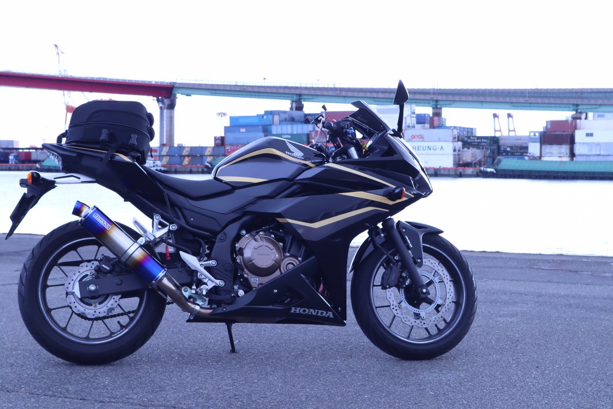 9240Bc's tweet photo. 2018年製　CBR400R  NC47
走行距離　12220
車検切れ
車体をラバースプレーで塗装➕ラッピング
このバイクを売るとしたら値段はいくらぐらいになると思いますか？
わかる方教えて頂きたいです https://t.co/sIkVF3kX31