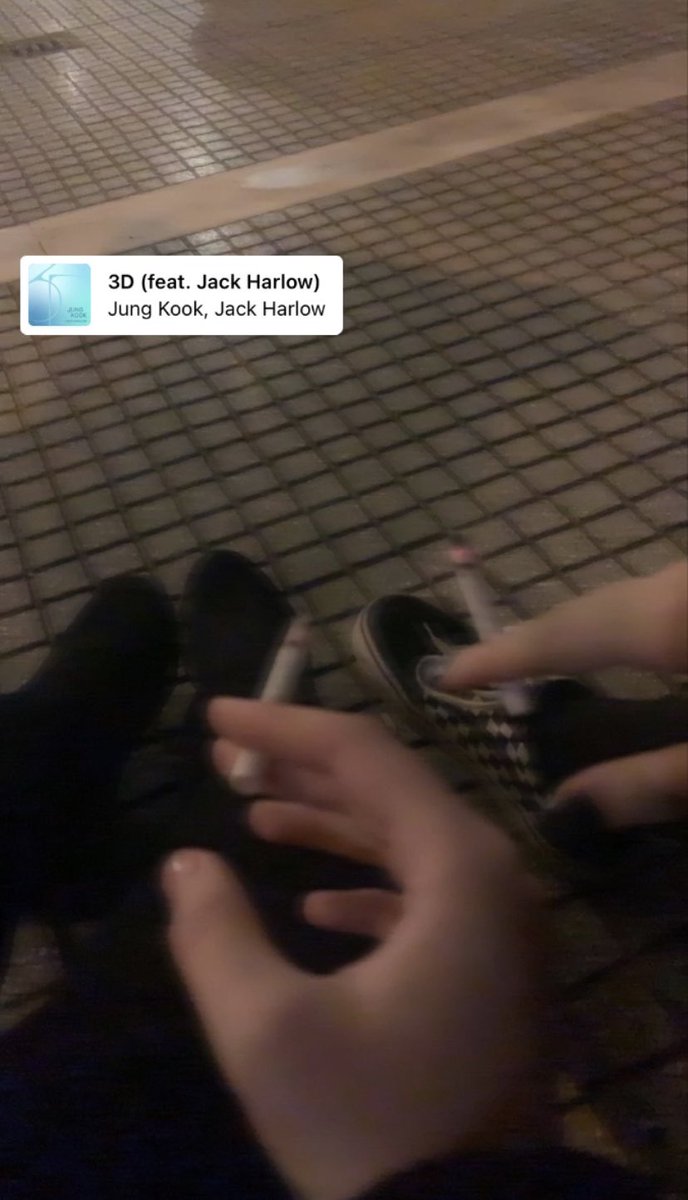 soobsjournal's tweet image. I love when your friend lets you talk about jungkook 💯