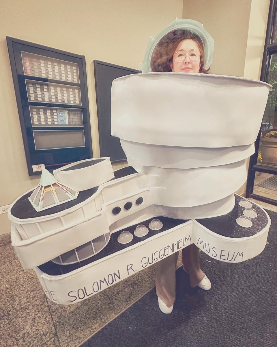 Halloween 2023, the Guggenheim Museum

#Halloween #halloween2023 #halloweencostume #franklloydwright #theguggenheimmuseum #guggenheim #architecture