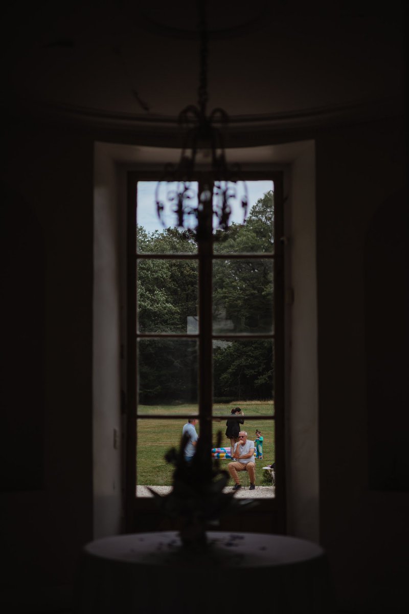 DerryBPhoto's tweet photo. If you’re looking for stunning detail shots then this is definitely the place!

Anna &amp; Mark’s gorgeous summer Château wedding in Sens, France was certainly one to remember. And with the weather we’re having in the UK this week I’m wishing I was back there 👀 https://t.co/t74hMmcefc