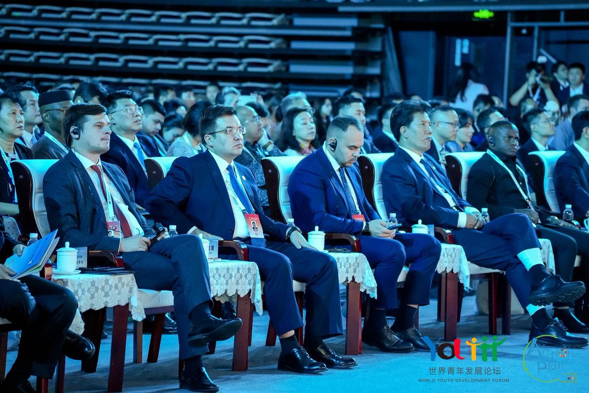 I am humbled and grateful that the World Youth Development Forum Committee and All China Youth Federation have given me the opportunity to share to the global leaders about the #onecomputerlaboneschool Project at the World Youth Development Forum's opening ceremony in Beijing.