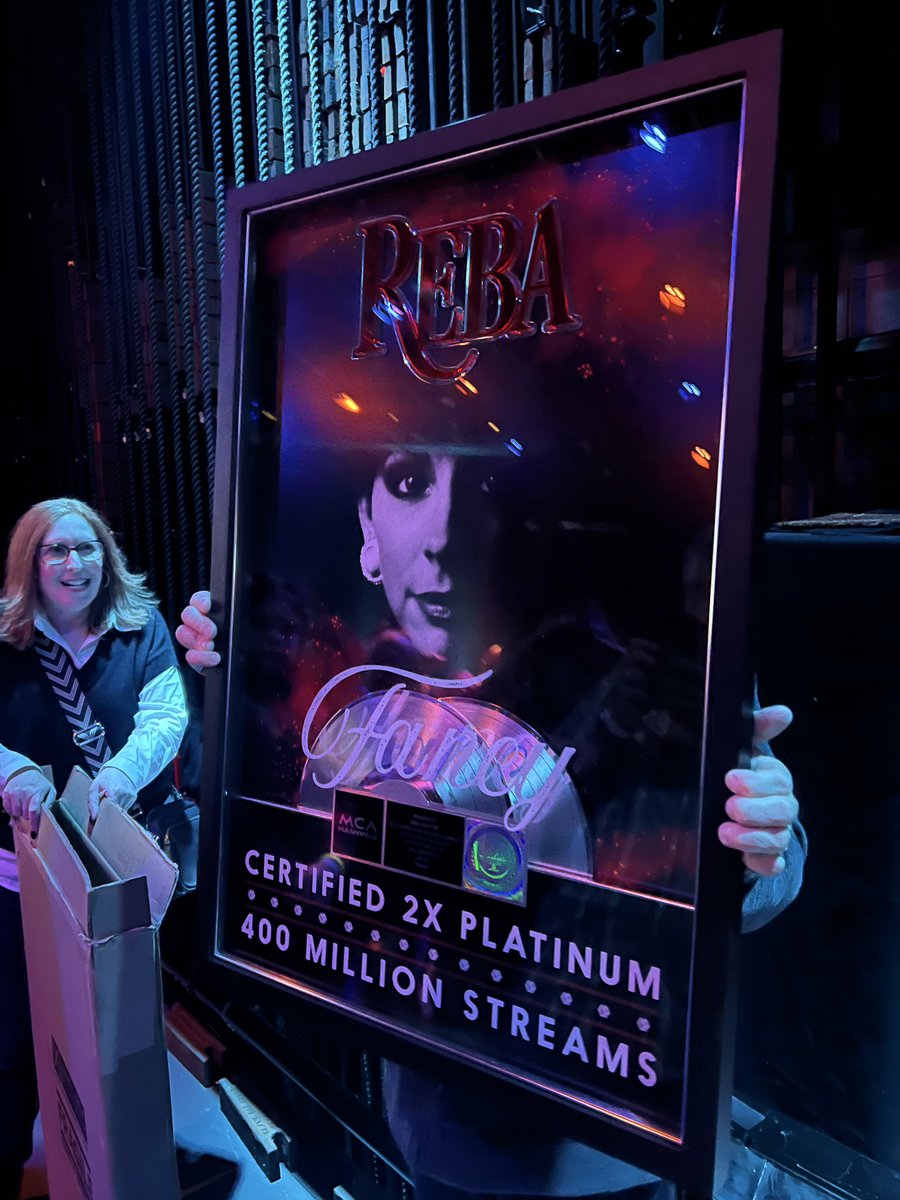 themusicuni's tweet image. Congrats to @reba for “Fancy” being certified 2x platinum by the @RIAA 🎉 #reba #NotThatFancy